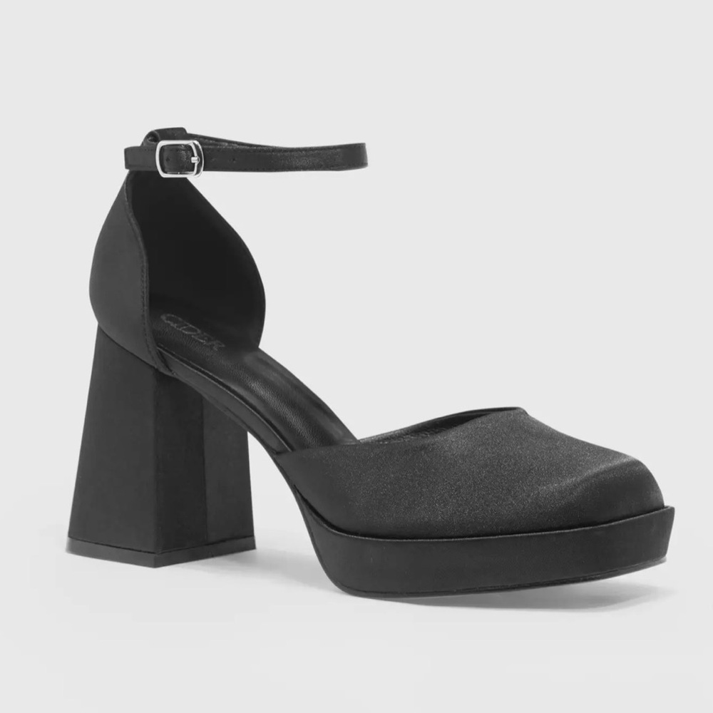CIDER Chunky Heel Square Toe Heels